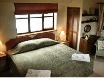 Bishopsdale Oast Bed & Breakfast Ashford  Exterior photo